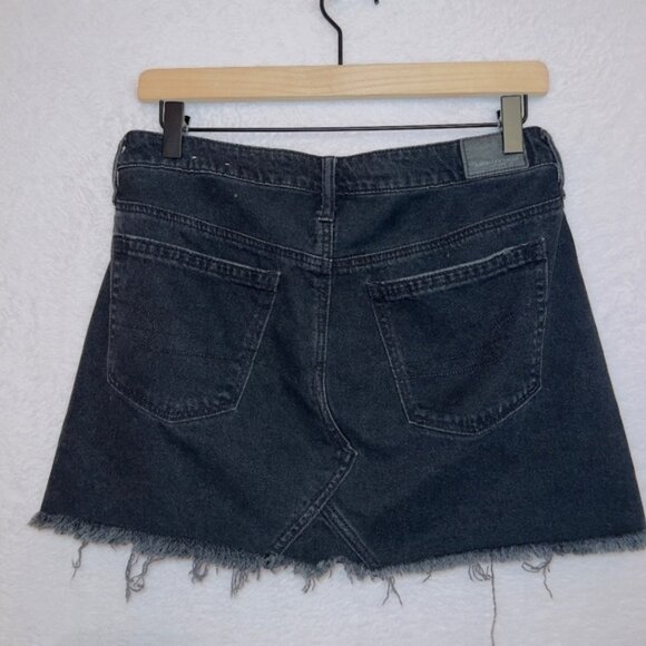 American Eagle Women's 8 Black Wash Denim Frayed Hem Hi Rise Festival Mini Skirt - Picture 8 of 8